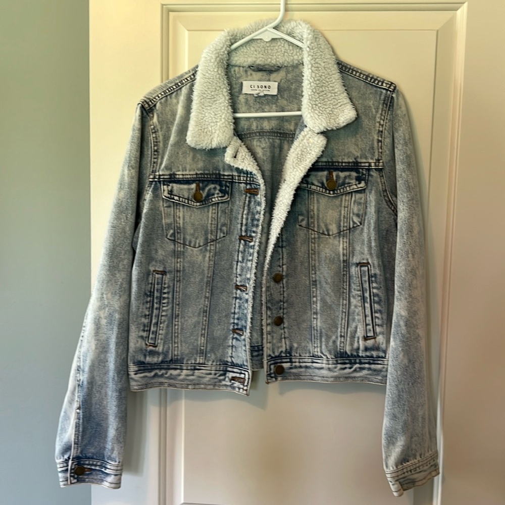 LIKE NEW Juniors Whitewashed Denim jacket size L